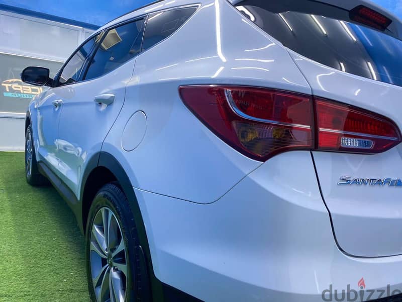 Hyundai Santa Fe 2015, White Color 3