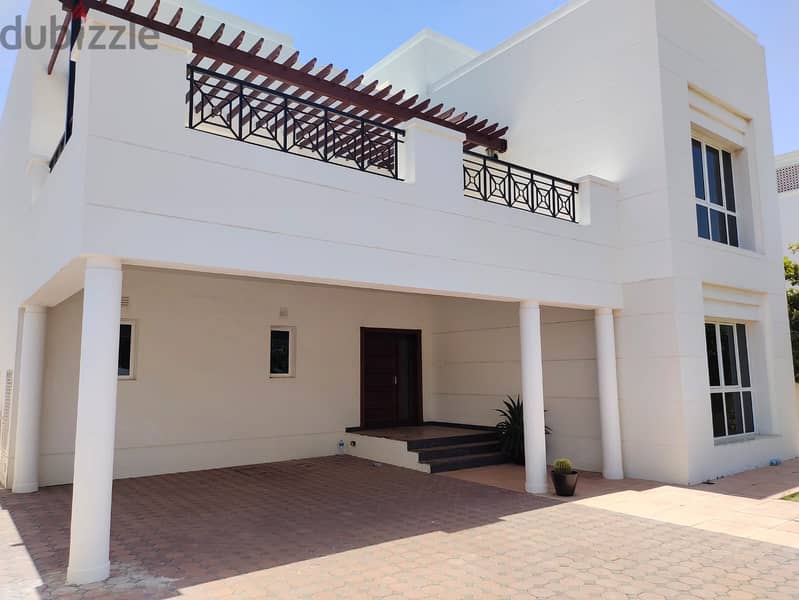 G+1, Furnished villa, with huge garden in prime location -Shatti Qurum 1