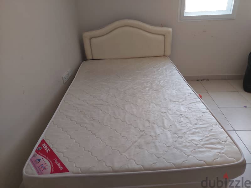 Single Bed- Rarely used- Almost in new condition 1