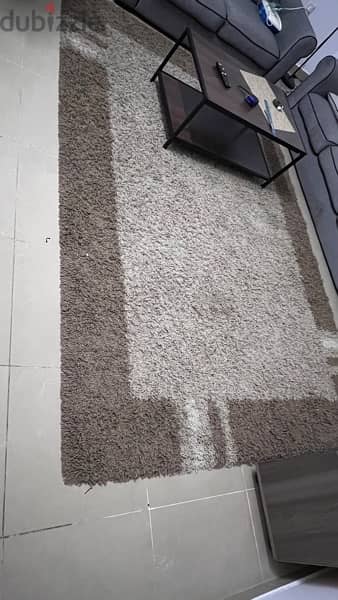 Excellent condition rug carpet 0