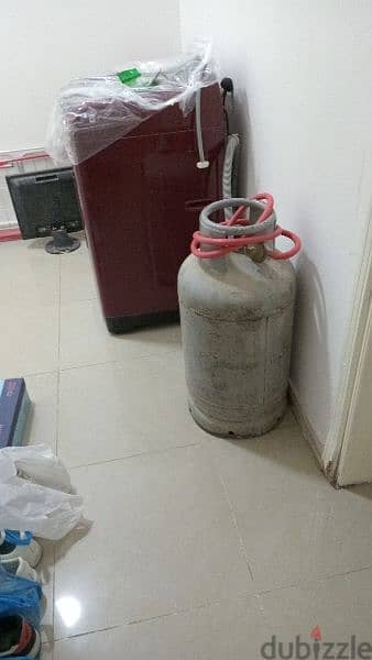 Gas stove and Gas cylinder for sale. OMR. 35 1
