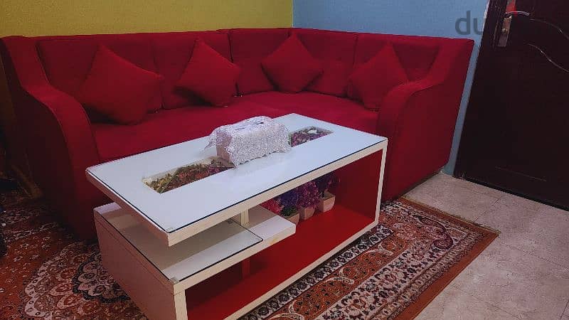 good condition sofa 6 seat with table 7
