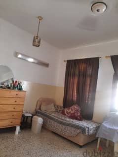 bed space available near Indian school wadikabir