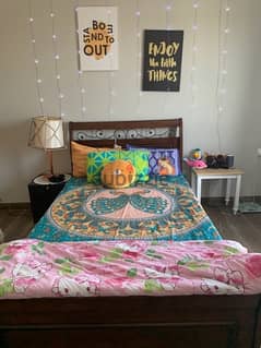 GOOD QUALITY WOODEN BED  (STEAL DEAL)