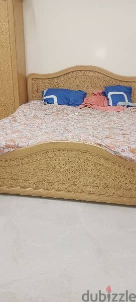 king size bed, matress, dressing table, side table, wardrobe 0