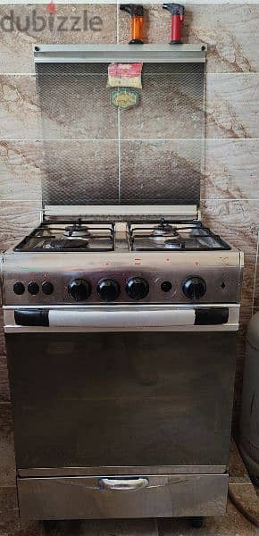 used oven stove for 30 rials  فرن طباخه للبيع 2