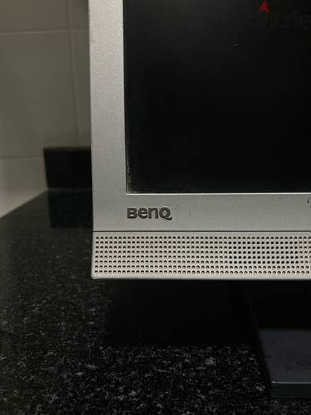 شاشة من شركة Benq 3