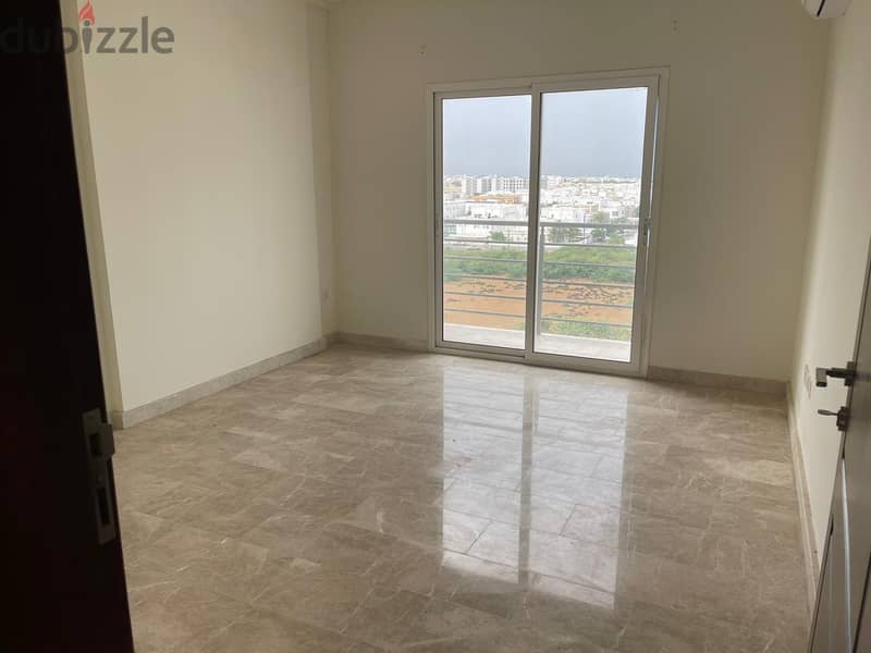 "SR-FA-457 Good quality Flat to let in mawaleh north" 3