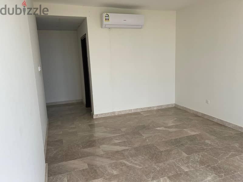 "SR-FA-457 Good quality Flat to let in mawaleh north" 5