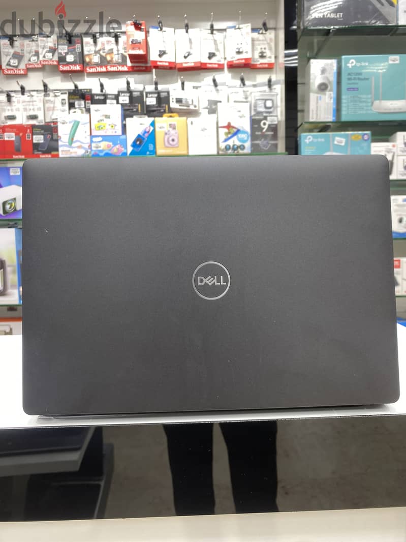 Dell Latitude 5300 core i7 16gb Ram 512 gb ssd . 2