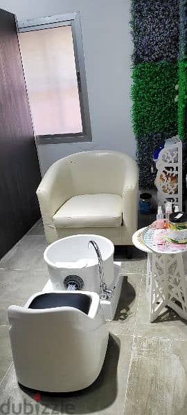 beauty salon for sale. al khwair. Behind Domino's pizza 6