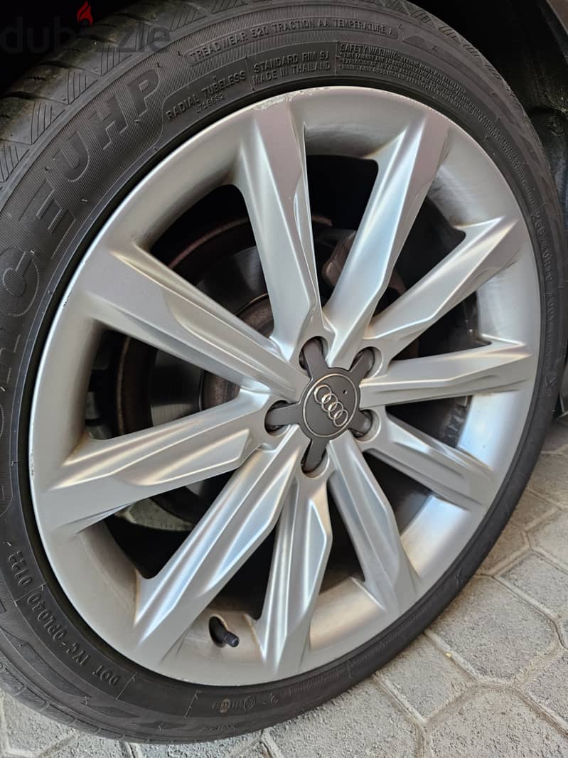 Audi A7 low kms 2 owners only GCC No accidents 5