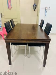 Used Dining table + 4 chairs