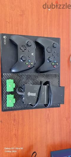 Xbox one with 2 controllers