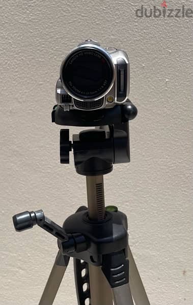 HD Camcoder: Canon Legria HFM306 with Stand 3