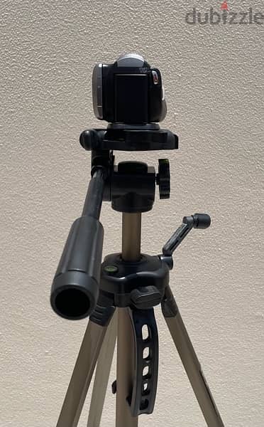 HD Camcoder: Canon Legria HFM306 with Stand 5