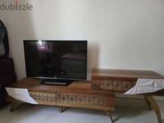 TV table + TV 0