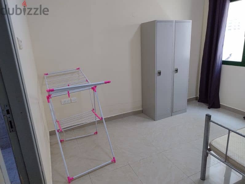 furnished rooms available only for single male bachelors in ghubrah 7