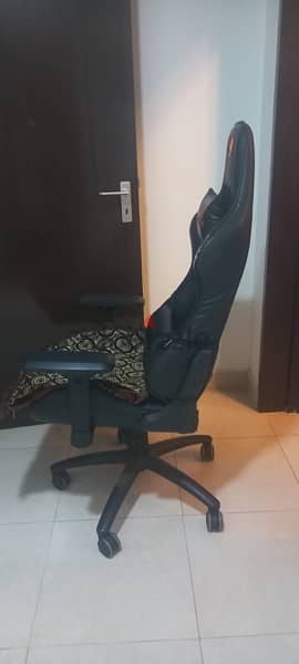 Cougar Gaming Chair , very comfortable 4
