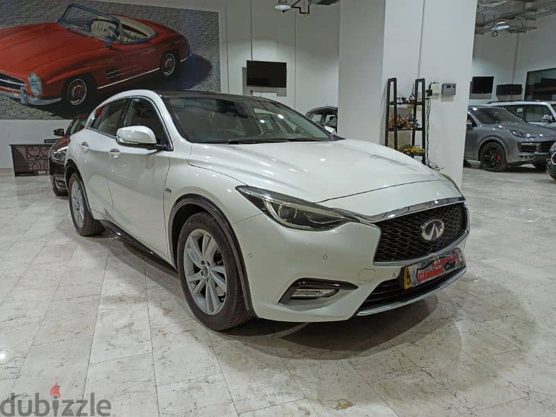 Infiniti Q30 2017 1