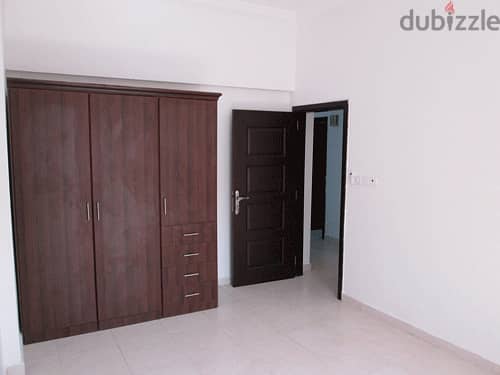 Spacious 2-bedroom apartment with ensuited bathroom 3