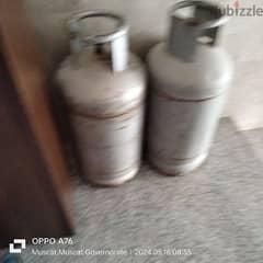 2 Gas Cylinder are for Sale