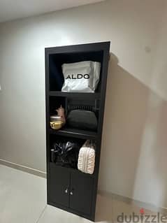 Book Shelve with 2 Doors (as per image)