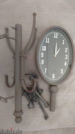hanging clock with key holder 0
