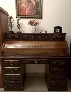 Rustic and antique style desk for sale in good condition.