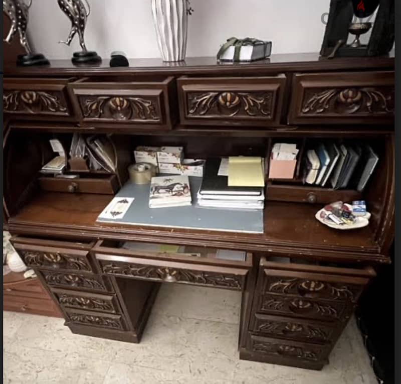 Rustic and antique style desk for sale in good condition. 2