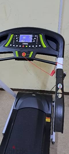 Treadmill 2 HP Delivery possible