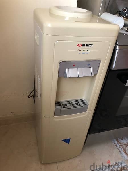 Water dispenser with fridge for sale برادة ماء مع ثلاجة للبيع 3