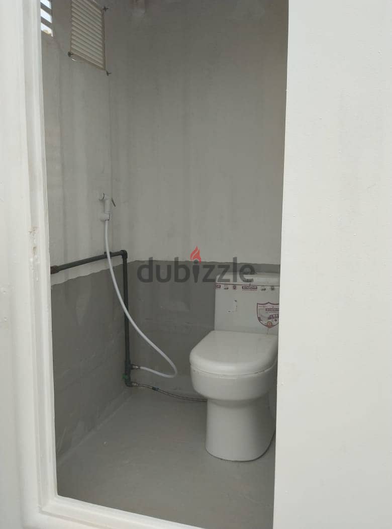 Single Mobile Toilet (Refurbished) 3