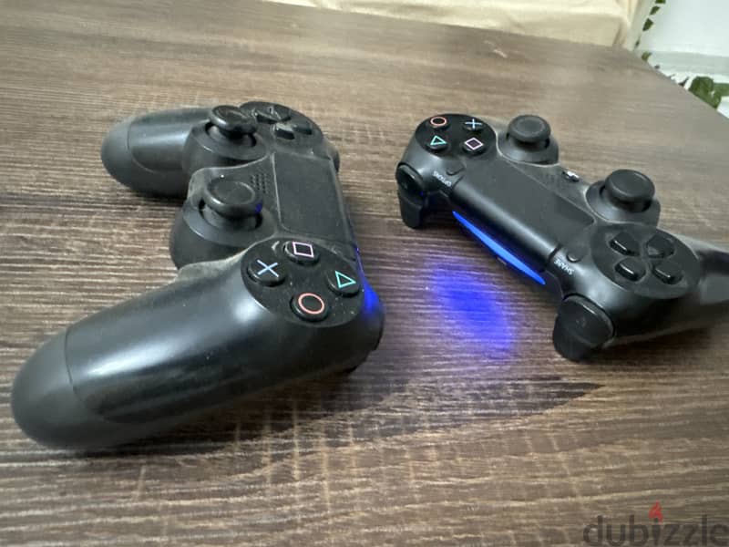 PlayStation 4 2 controllers 16 + games 2