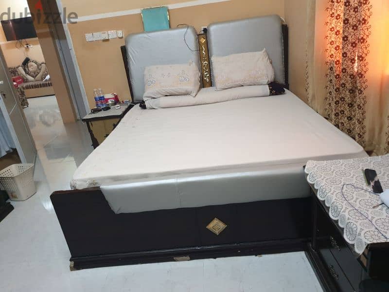 King size bed good condition 2