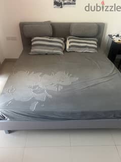 Bed king size without mattress