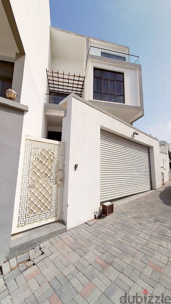 Spacious 4+1 BHK Villa with Indoor Private Pool in MQ PPV218 10