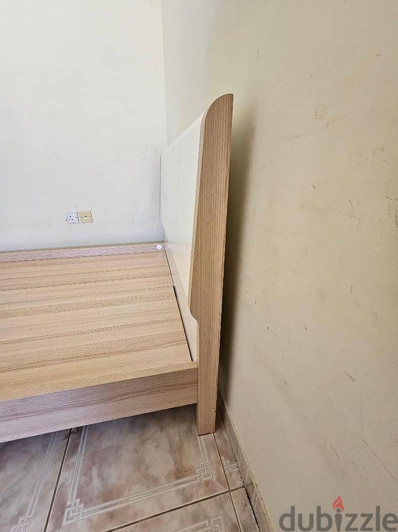 Single Bed with Mattress, Excellent Condition 8