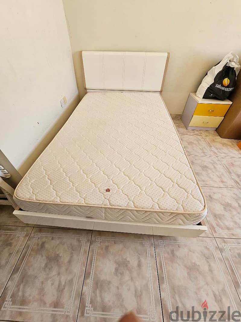 Single Bed with Mattress, Excellent Condition 9