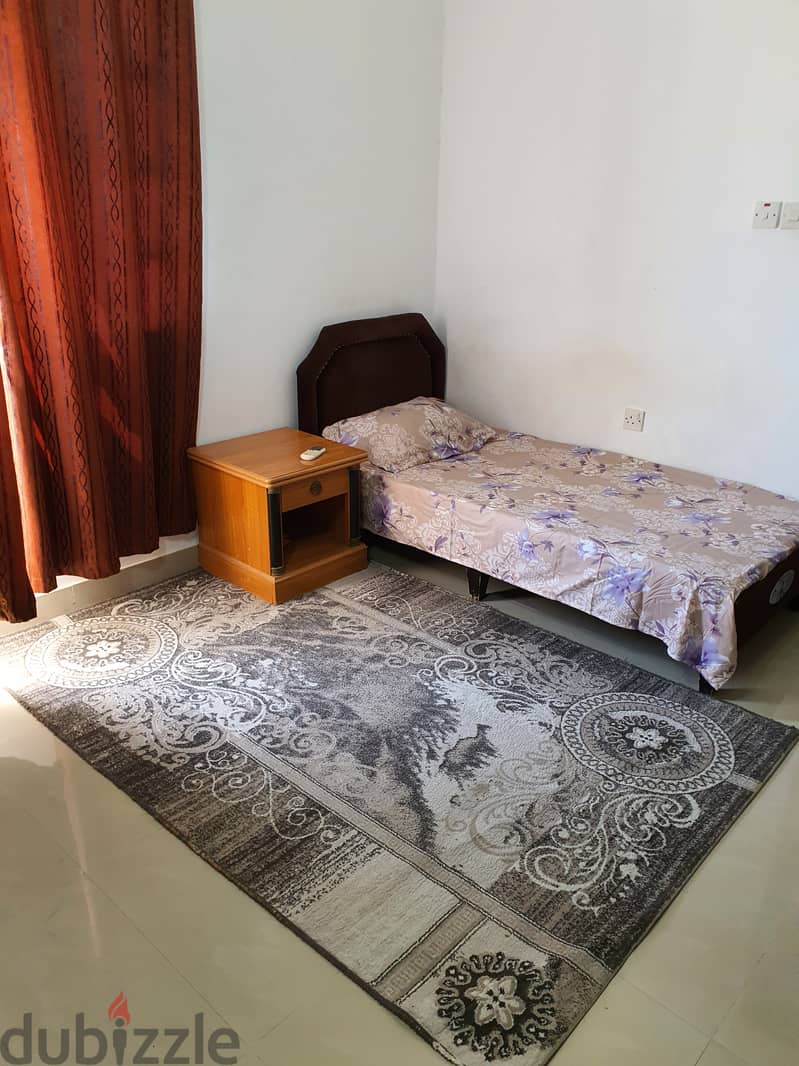 Executive bachelor furnished room for rent alhail south 0