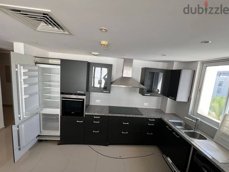 semi furnished flat for rent in Al Mouj 11