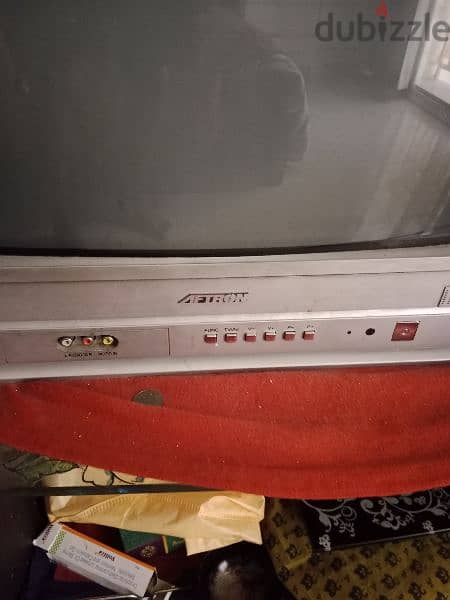 in super condition with good screen quality and sound quality 2
