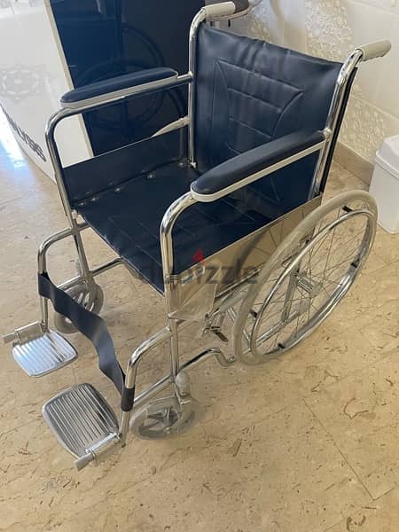 wheelchair کرسی بعجلات مقاس۱۸ بوصة ۴۶ سم 1