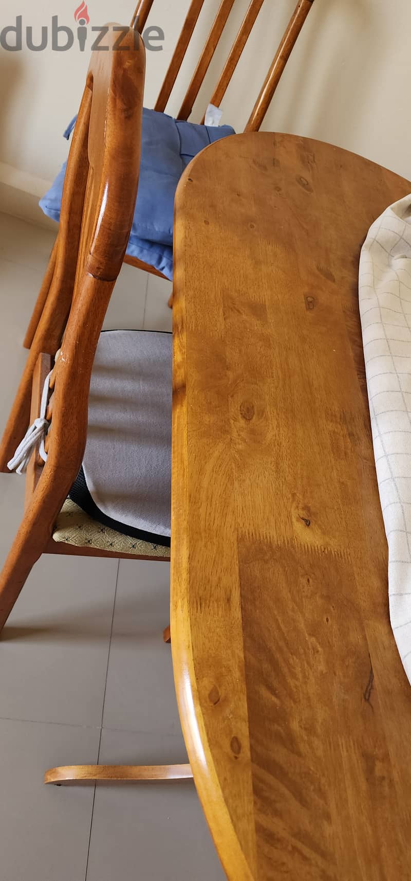 Dining table with Chairs, Good condition 1