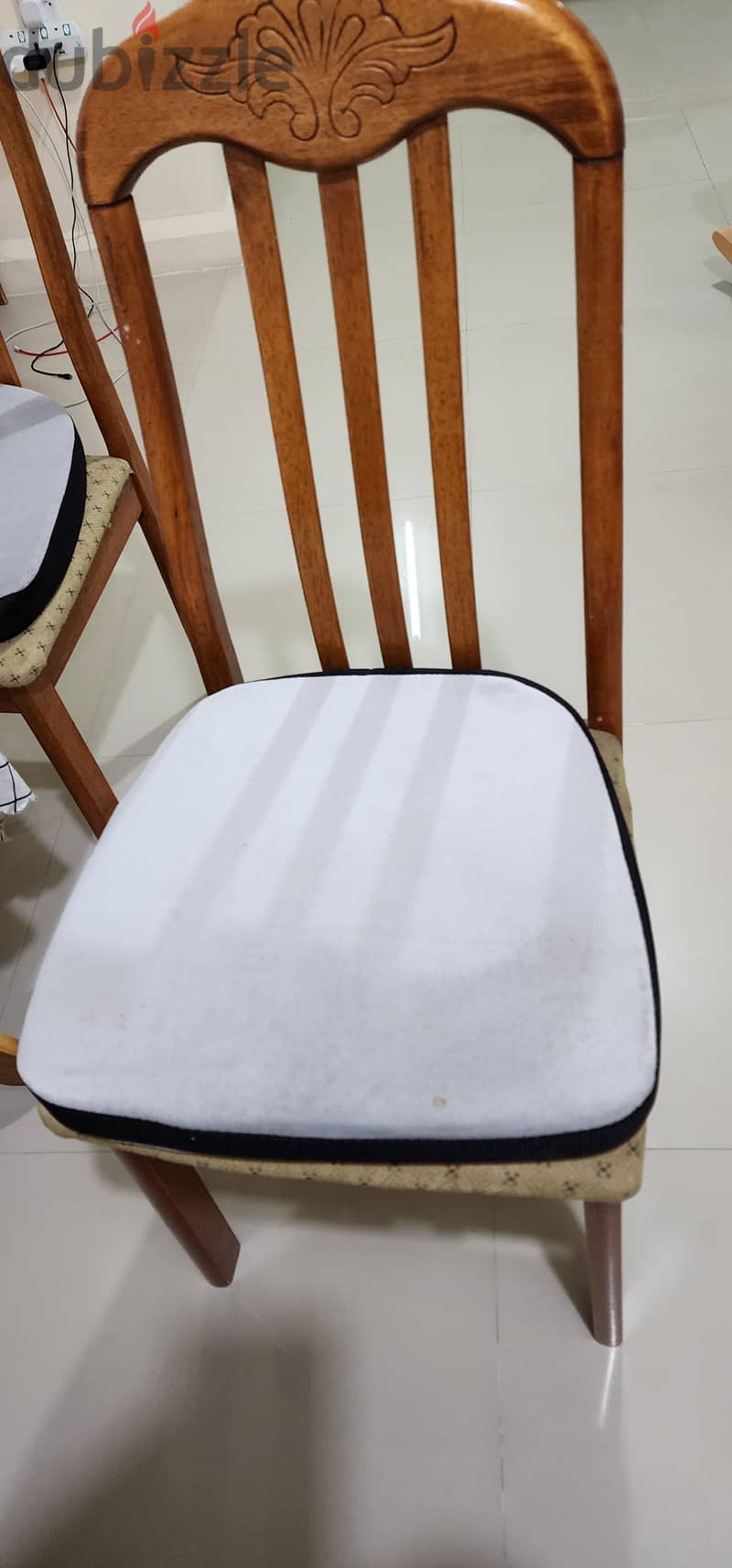 Dining table with Chairs, Good condition 4