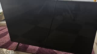 Samsung original slim smart t. v  [only the screen not working ]