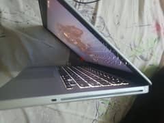 Apple macbook i7