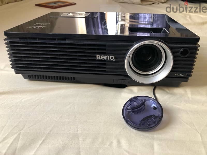 Good Condition Benq Projector for sale 2