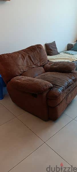 very sitting comfort recliner. . . . urgent sale 1