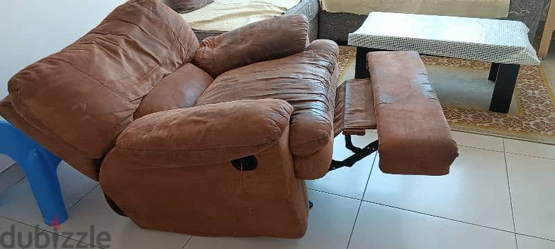 very sitting comfort recliner. . . . urgent sale 2